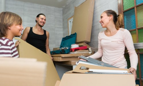 Movers team handling a carefully planned relocation service