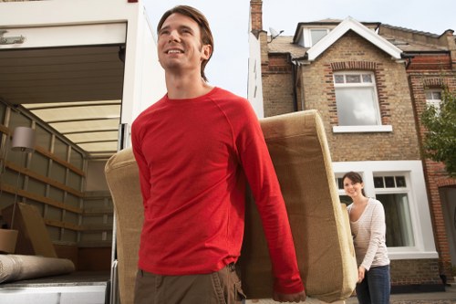 Packing and loading service for homes and flats in Earls Court