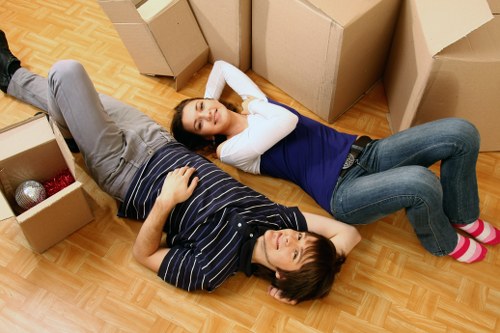 Professional packing boxes service for homes and offices in Earls Court