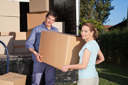 Preparing a flat move with careful handling in Earls Court